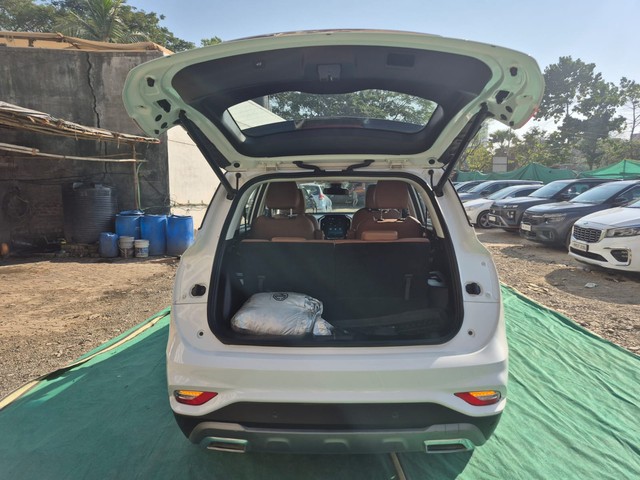 Second-hand 2021 MG Hector Plus Sharp DCT for sale in Mumbai-20