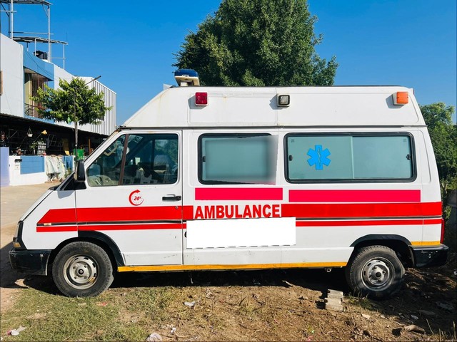 Second-hand 2014 Tata Winger Deluxe - Hi Roof (AC) for sale in Vadodara-1