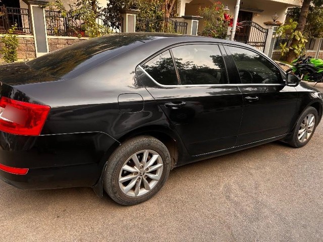 Second-hand 2016 Skoda Octavia Ambition 2.0 TDI AT for sale in Hyderabad-8