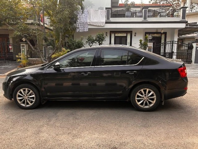 Second-hand 2016 Skoda Octavia Ambition 2.0 TDI AT for sale in Hyderabad-2