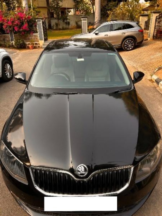 Second-hand 2016 Skoda Octavia Ambition 2.0 TDI AT for sale in Hyderabad-4