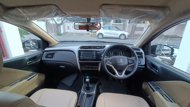 Second-hand 2016 Honda City i VTEC V for sale in Coimbatore-16