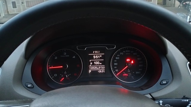 Second-hand 2015 Audi Q3 35 TDI Quattro Premium for sale in Coimbatore-12