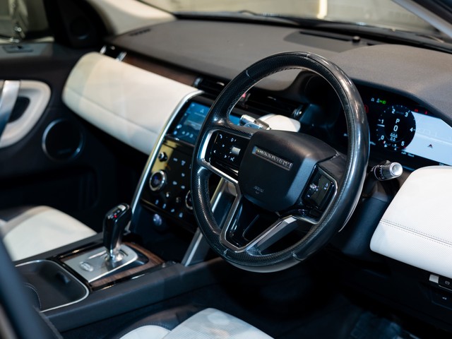 Second-hand 2021 Land Rover Discovery Sport Dynamic SE Diesel for sale in Kolkata-9