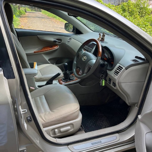 Toyota Corolla Altis G Second-hand 2011 Toyota Corolla Altis G for sale in Mumbai-10