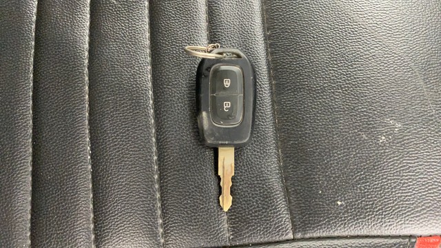 Second-hand 2017 Renault KWID 1.0 RXT 02 Anniversary Edition for sale in Ahmedabad-21