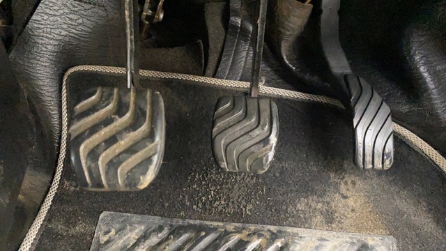 Second-hand 2017 Renault KWID 1.0 RXT 02 Anniversary Edition for sale in Ahmedabad-14