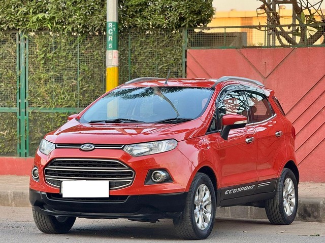 Second-hand 2014 Ford Ecosport 1.5 DV5 MT Titanium for sale in Surat-4
