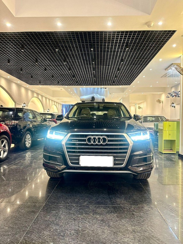 Second-hand 2019 Audi Q7 45 TFSI Premium Plus for sale in New Delhi-4