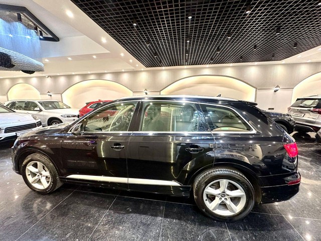 Second-hand 2019 Audi Q7 45 TFSI Premium Plus for sale in New Delhi-8