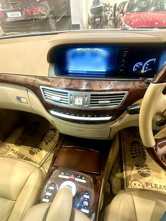 Second-hand 2012 Mercedes-Benz S-Class S 300 for sale in New Delhi-3