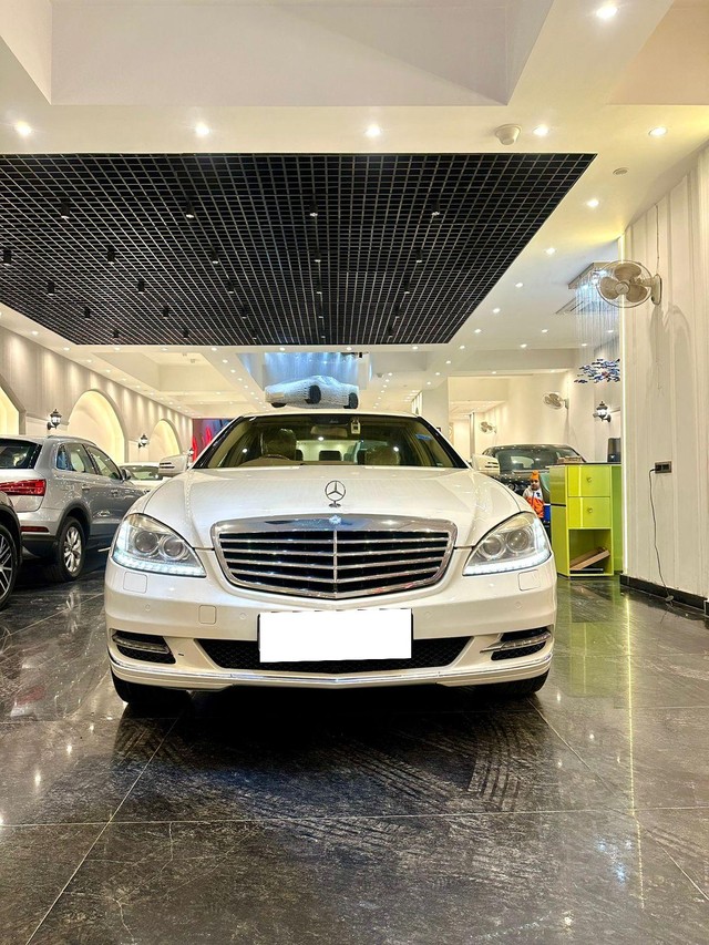 Second-hand 2012 Mercedes-Benz S-Class S 300 for sale in New Delhi-8