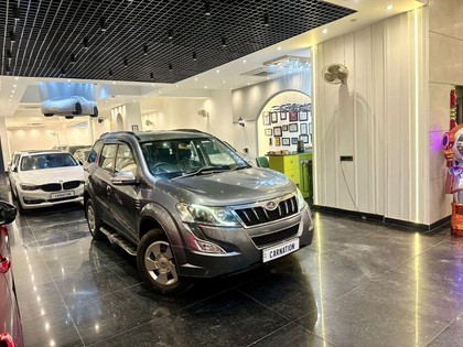 Second-hand 2016 Mahindra XUV500 AT W6 2WD for sale in New Delhi