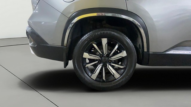 Second-hand 2019 MG Hector Hybrid Sharp MT BSIV for sale in Surat-25