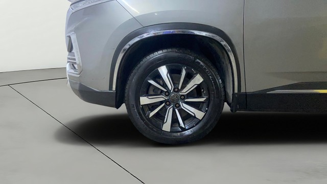 Second-hand 2019 MG Hector Hybrid Sharp MT BSIV for sale in Surat-26