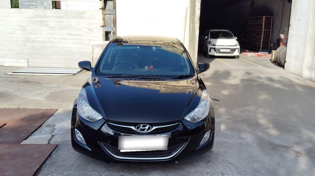 Second-hand 2014 Hyundai Elantra CRDi SX for sale in Vadodara-2