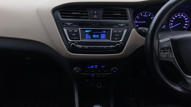 Second-hand 2016 Hyundai i20 Sportz 1.2 for sale in Chennai-22