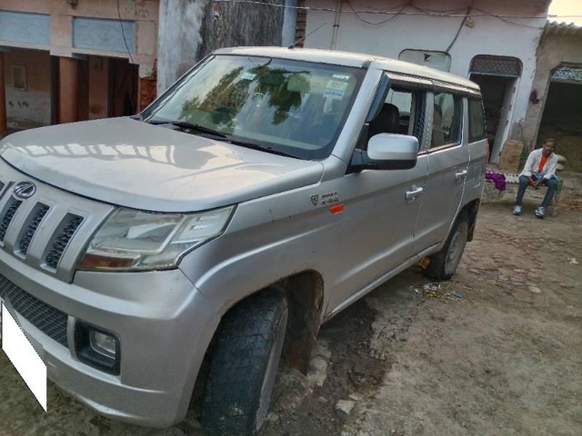 Mahindra TUV 300 T4 Second-hand 2017 Mahindra TUV 300 T4 for sale in Bharatpur-5