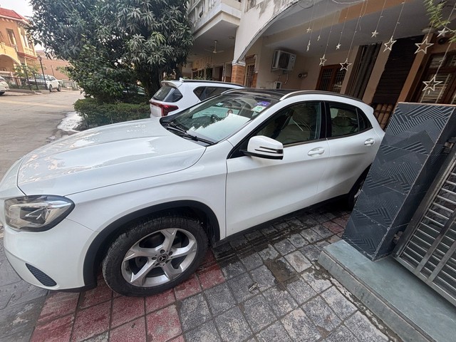 Second-hand 2018 Mercedes-Benz GLA Class 200 d Sport for sale in Greater Noida-8
