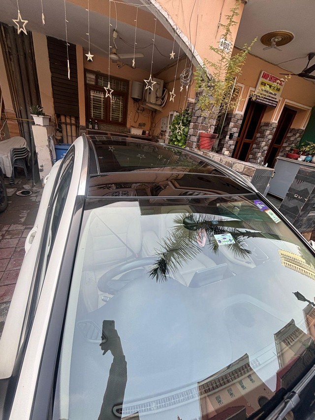 Second-hand 2018 Mercedes-Benz GLA Class 200 d Sport for sale in Greater Noida-15