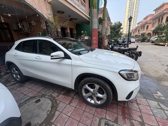 Second-hand 2018 Mercedes-Benz GLA Class 200 d Sport for sale in Greater Noida-14