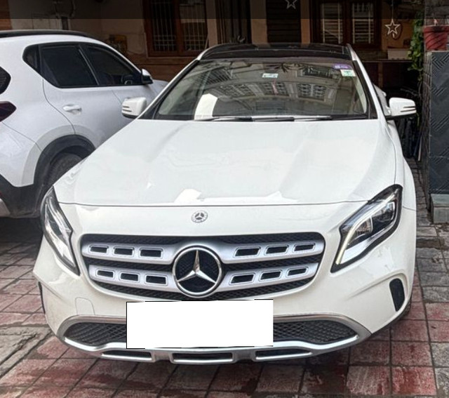 Second-hand 2018 Mercedes-Benz GLA Class 200 d Sport for sale in Greater Noida-0