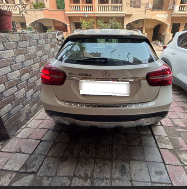 Second-hand 2018 Mercedes-Benz GLA Class 200 d Sport for sale in Greater Noida-1
