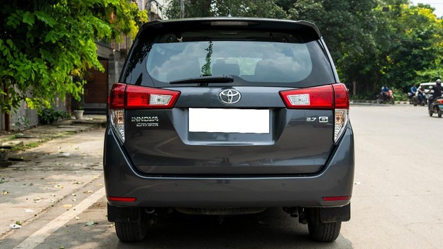 Second-hand 2022 Toyota Innova Crysta 2.7 GX 7 STR AT for sale in New Delhi-1