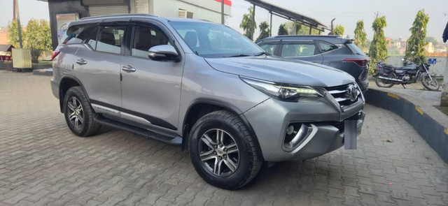 Second-hand 2017 Toyota Fortuner 2.8 2WD AT BSIV for sale in Meerut-13