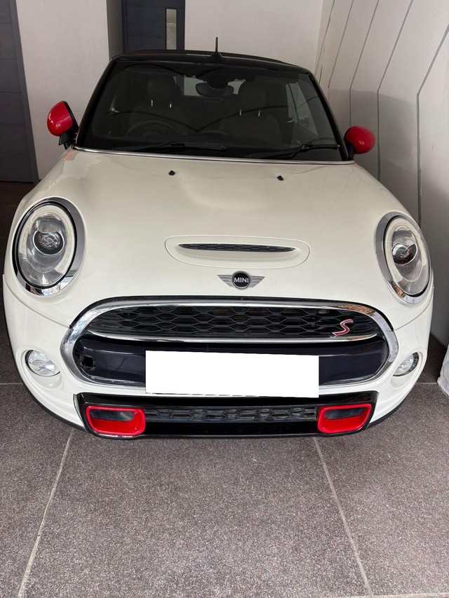 Second-hand 2017 Mini Cooper Convertible S for sale in New Delhi-5