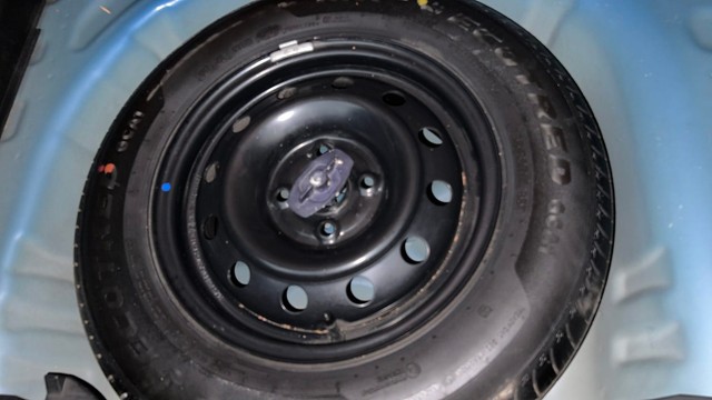 Second-hand 2024 Maruti Swift VXI for sale in Bangalore-21