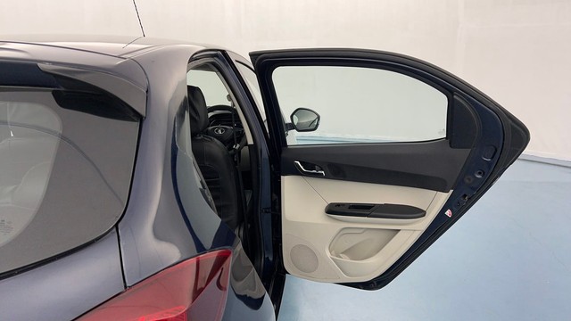 Second-hand 2022 Tata Tiago XZA AMT for sale in Lucknow-28