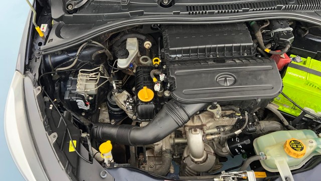 Second-hand 2022 Tata Tiago XZA AMT for sale in Lucknow-35