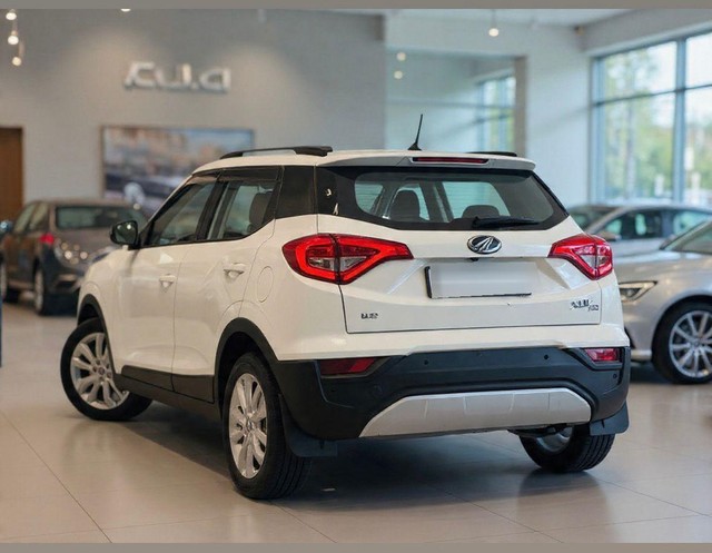 Second-hand 2020 Mahindra XUV300 W8 BSVI for sale in New Delhi-5