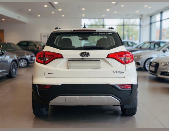 Second-hand 2020 Mahindra XUV300 W8 BSVI for sale in New Delhi-1