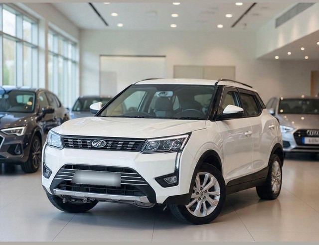 Second-hand 2020 Mahindra XUV300 W8 BSVI for sale in New Delhi-2