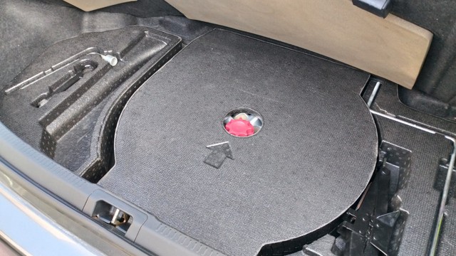 Second-hand 2015 Toyota Camry Hybrid for sale in Coimbatore-13