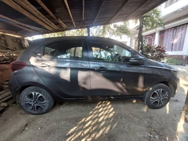 Tata Tiago XZ 2020-2022 Second-hand 2020 Tata Tiago XZ 2020-2022 for sale in Tinsukia-3
