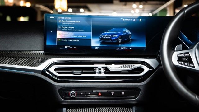 Second-hand 2024 BMW 3 Series M340i xDrive for sale in New Delhi-7