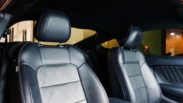 Second-hand 2017 Ford Mustang V8 for sale in New Delhi-15