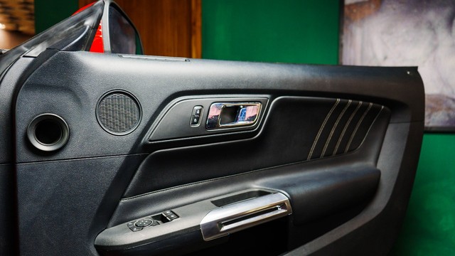 Second-hand 2017 Ford Mustang V8 for sale in New Delhi-9