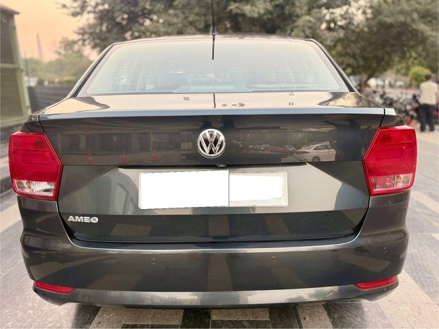 Second-hand 2016 Volkswagen Ameo 1.2 MPI Highline for sale in New Delhi-2