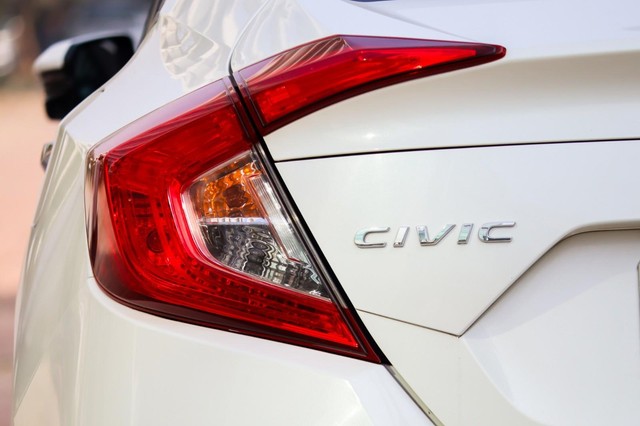 Second-hand 2019 Honda Civic ZX BSIV for sale in New Delhi-6