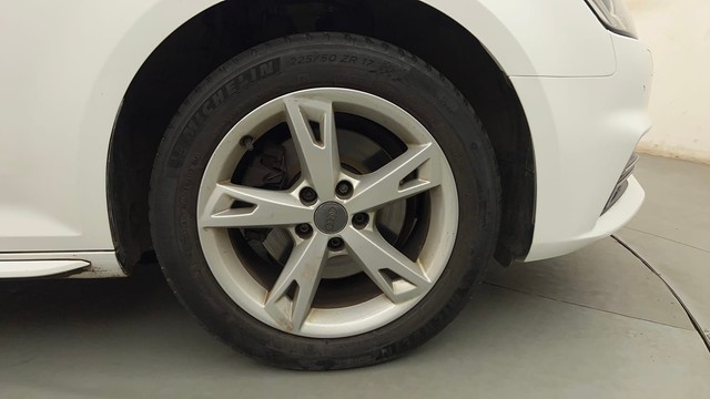 Second-hand 2017 Audi A4 30 TFSI Premium Plus for sale in Pune-17