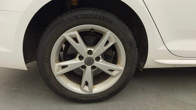 Second-hand 2017 Audi A4 30 TFSI Premium Plus for sale in Pune-18