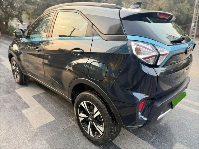 Second-hand 2022 Tata Nexon EV XZ Plus LUX for sale in New Delhi-3