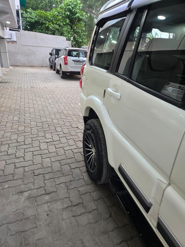 Second-hand 2022 Mahindra Scorpio S 11 BSVI for sale in Chandigarh-4