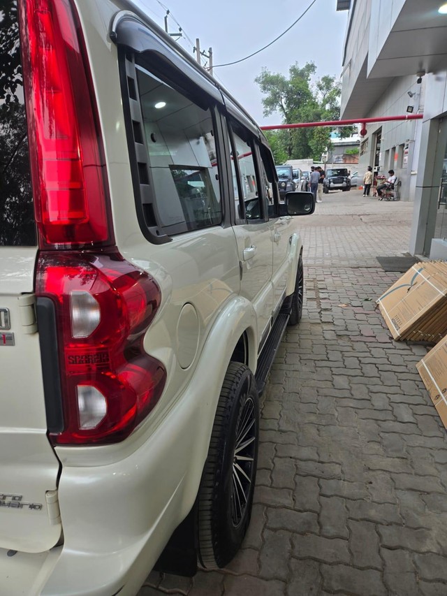 Second-hand 2022 Mahindra Scorpio S 11 BSVI for sale in Chandigarh-5