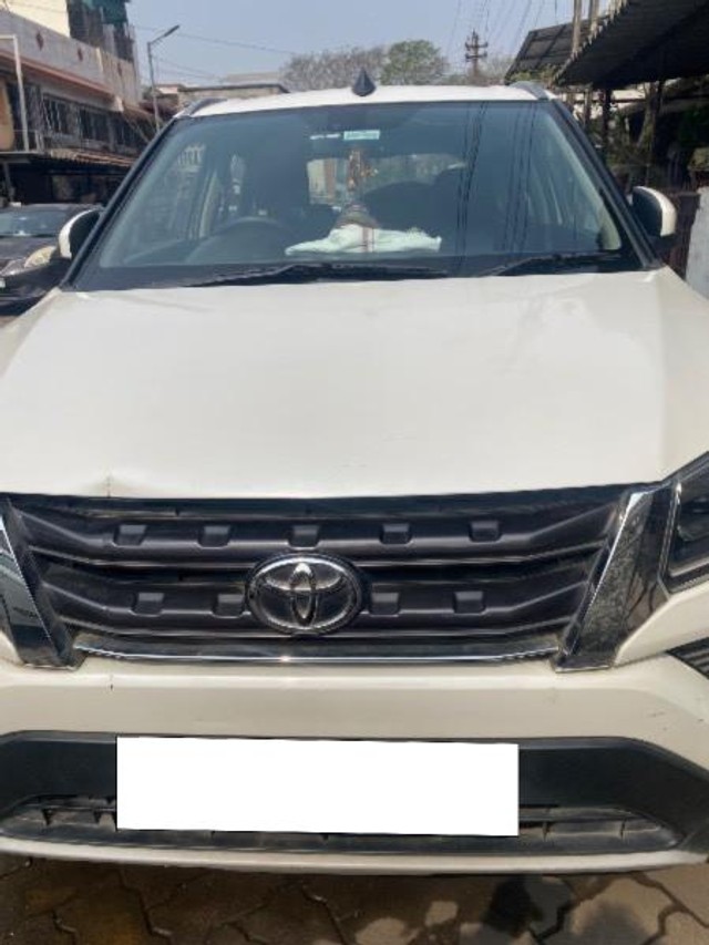 Second-hand 2022 Toyota Urban cruiser Premium for sale in Vapi-9