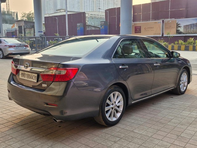 Second-hand 2014 Toyota Camry Hybrid for sale in Mumbai-5
